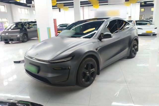 Used Tesla Model Y 2025 Long-Range All-Wheel-Drive Version