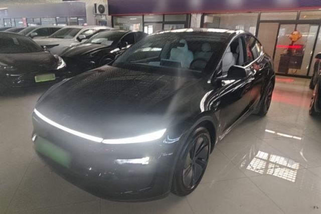 Used Tesla Model Y 2025 Long-Range All-Wheel Drive First Edition