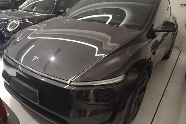 Used Tesla Model Y 2025 Long-Range All-Wheel Drive First Edition