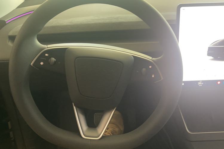 Used Tesla Model Y 2025 Rear-Wheel Drive First Edition Instrument Cluster