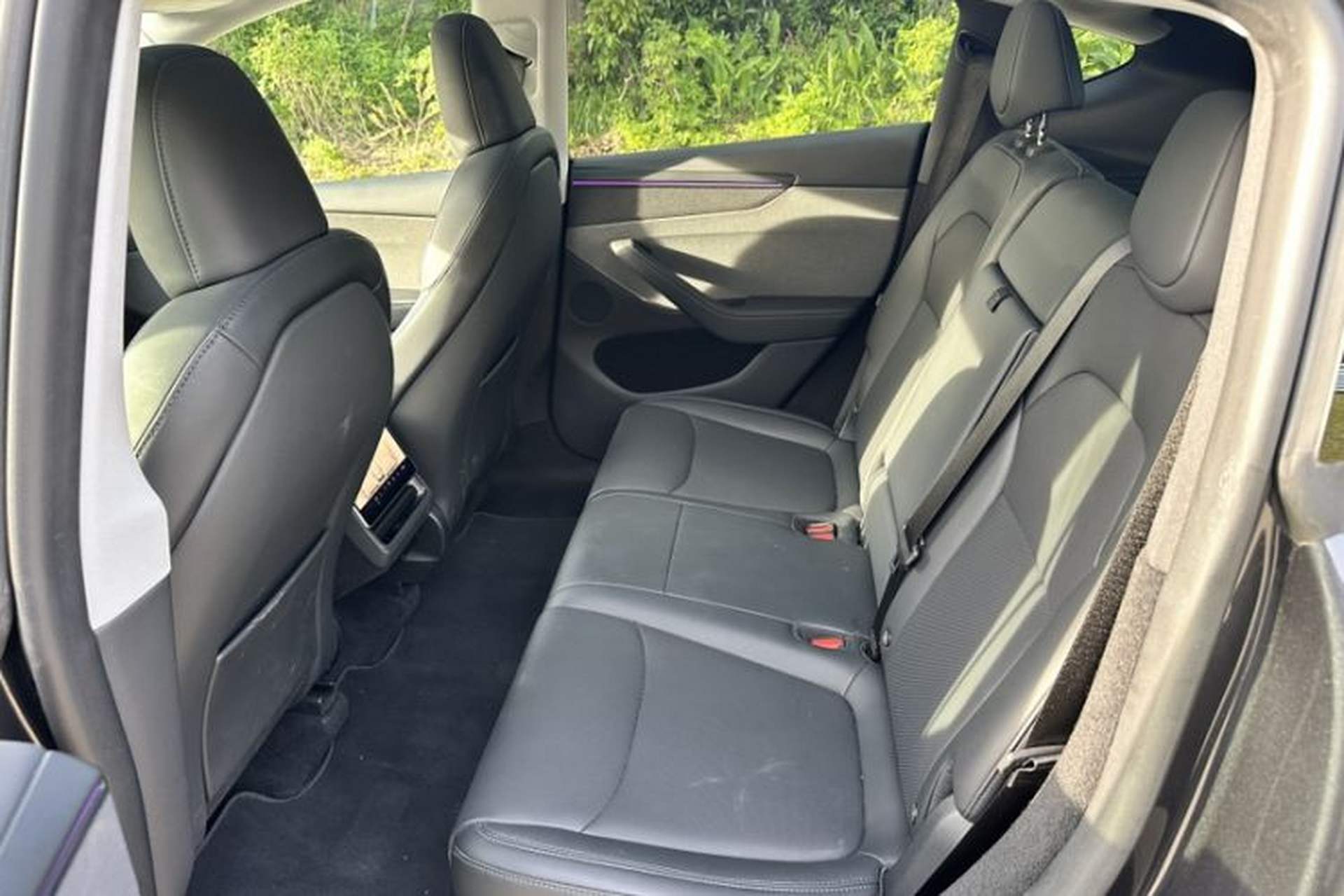 Used Tesla Model Y 2025 Rear-Wheel Drive First Edition Interior 1