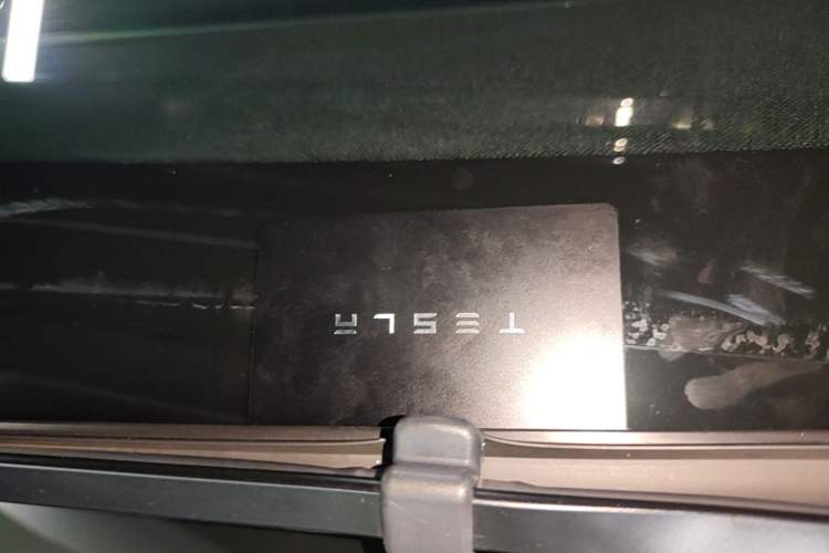 Used Tesla Model Y 2025 Long-Range All-Wheel Drive First Edition Interior 1