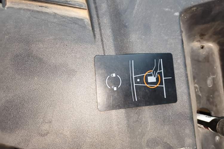 Used Tesla Model Y 2025 Long-Range All-Wheel Drive First Edition Interior 1
