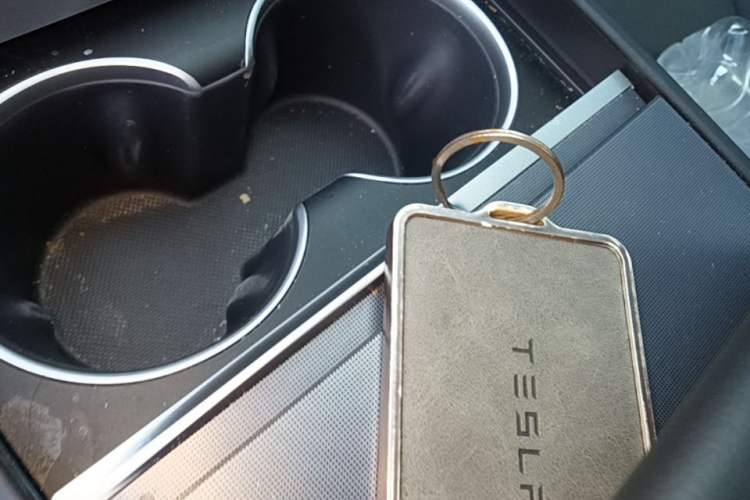 Used Tesla Model Y 2025 Rear-Wheel-Drive Version Interior 1