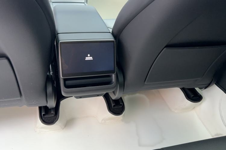 Used Tesla Model Y 2025 Rear-Wheel-Drive Version Interior 1