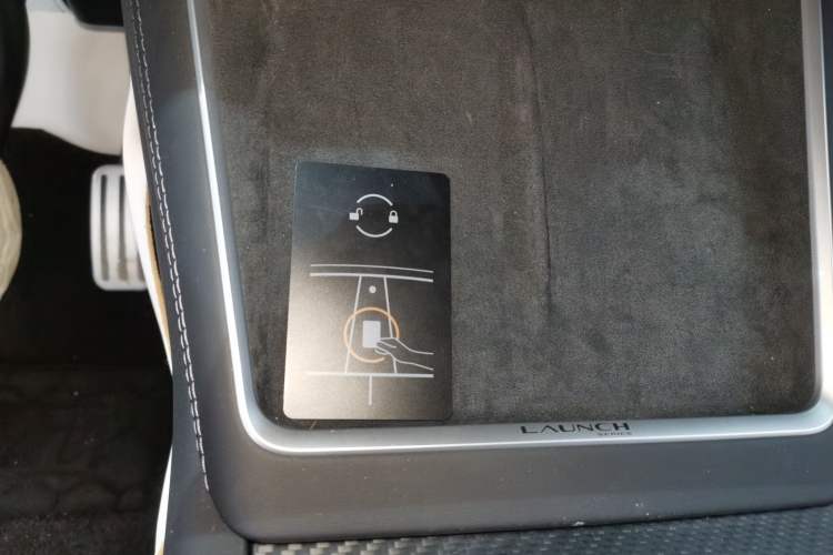 Used Tesla Model Y 2025 Long-Range All-Wheel Drive First Edition Interior 1