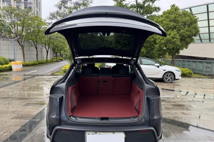 Used Tesla Model Y 2025 Long-Range All-Wheel Drive First Edition Interior 12