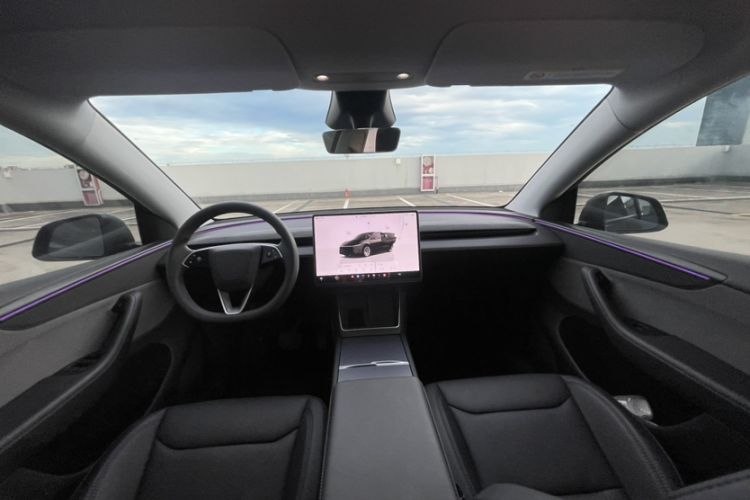 Used Tesla Model Y 2025 Rear-Wheel Drive First Edition Interior 2