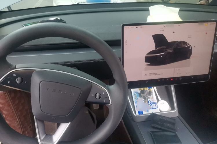 Used Tesla Model Y 2025 Rear-Wheel Drive First Edition Interior 2