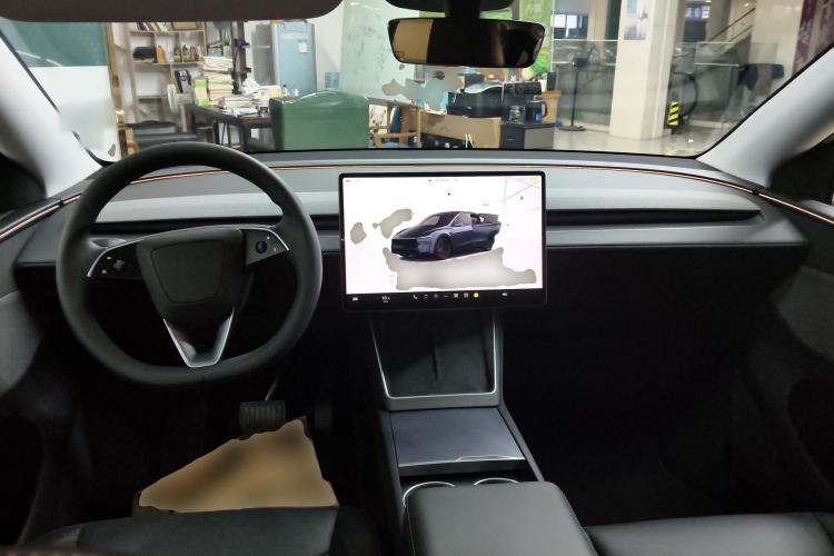 Used Tesla Model Y 2025 Rear-Wheel-Drive Version Interior 2
