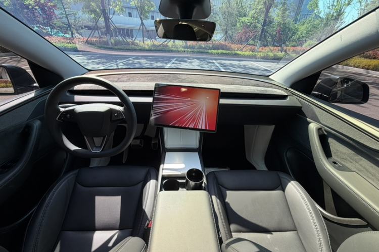 Used Tesla Model Y 2025 Long-Range All-Wheel Drive First Edition Interior 3