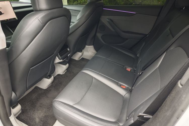 Used Tesla Model Y 2025 Rear-Wheel-Drive Version Interior 3