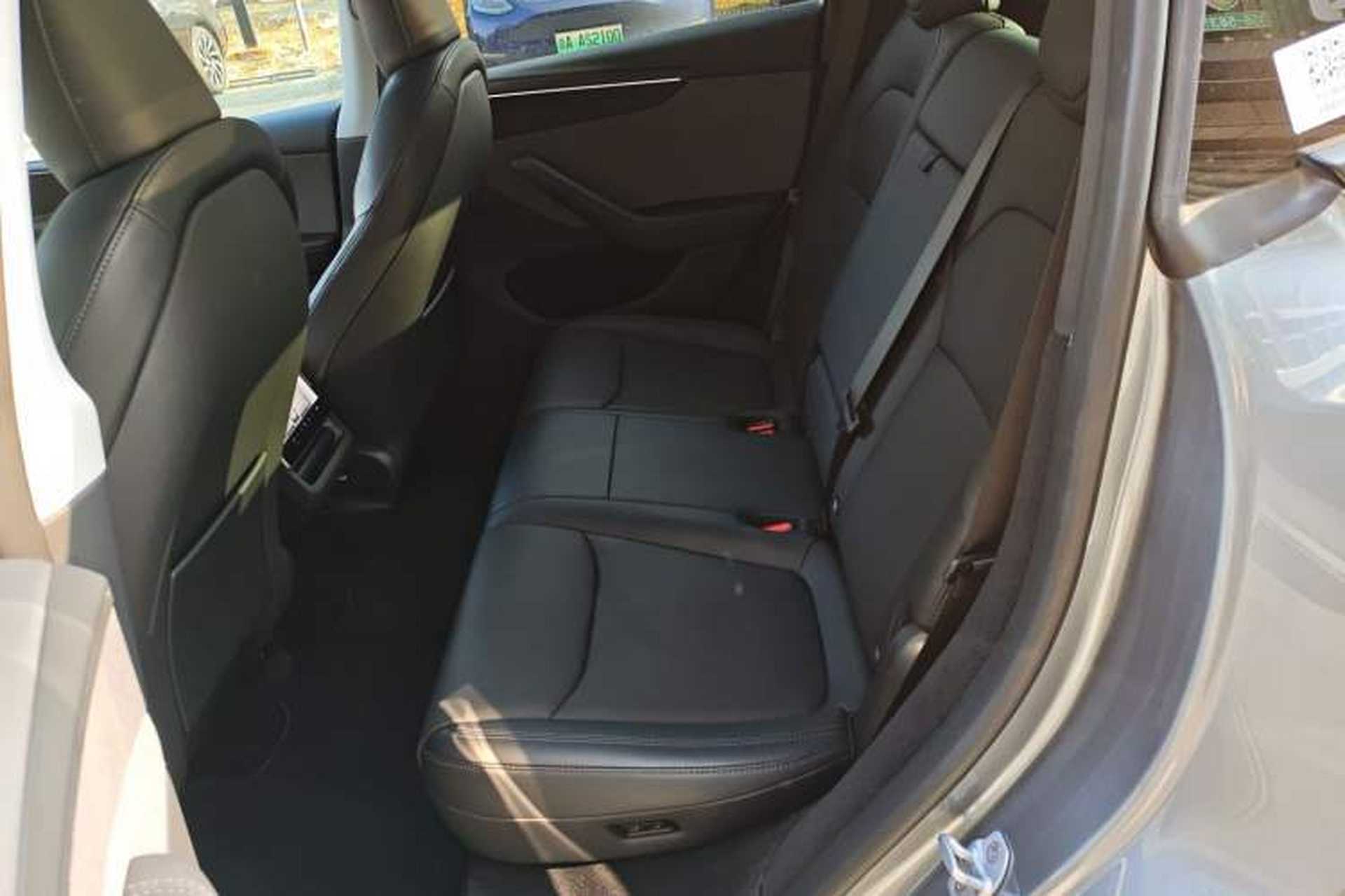 Used Tesla Model Y 2025 Rear-Wheel-Drive Version Interior 4