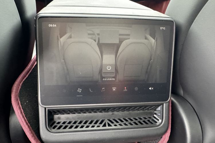 Used Tesla Model Y 2025 Long-Range All-Wheel Drive First Edition Interior 5