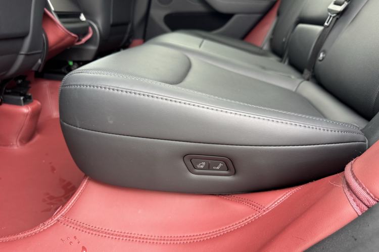 Used Tesla Model Y 2025 Long-Range All-Wheel Drive First Edition Interior 6