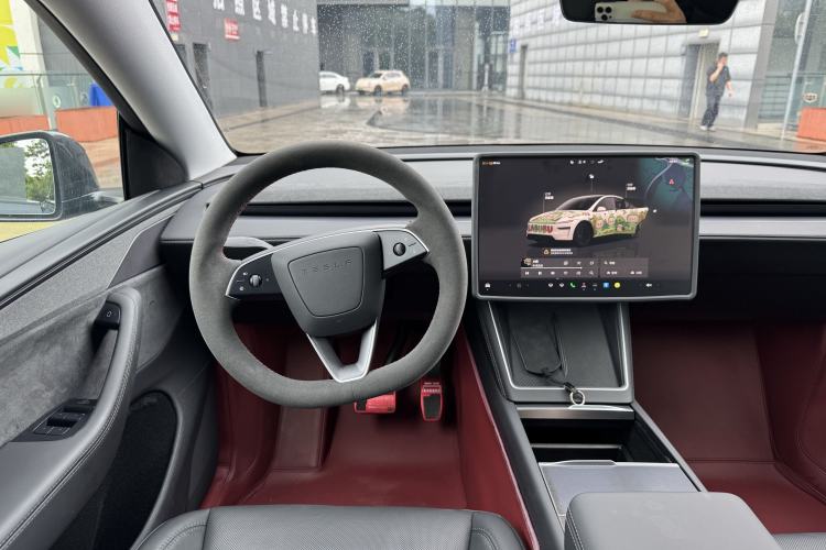 Used Tesla Model Y 2025 Long-Range All-Wheel Drive First Edition Interior 8