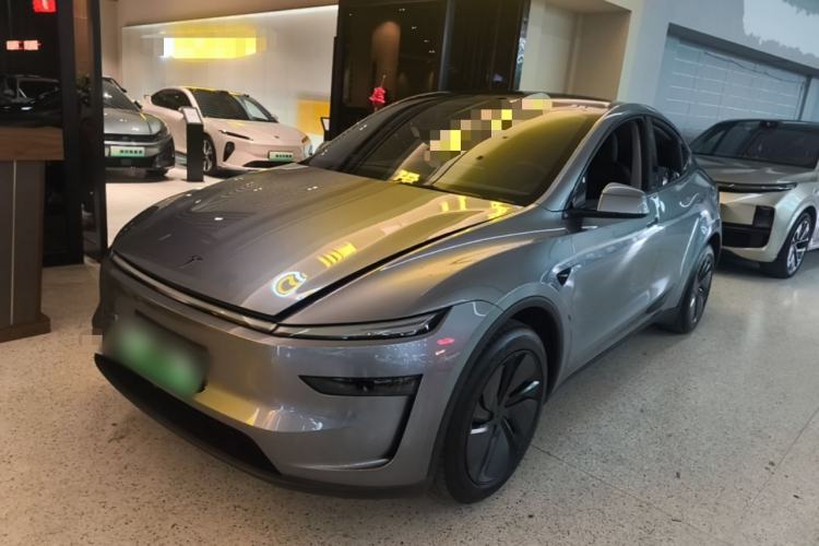Tesla Model Y 2025 Rear-Wheel-Drive Version
