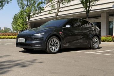 Used Tesla Model Y 2025 Long-Range All-Wheel Drive First Edition