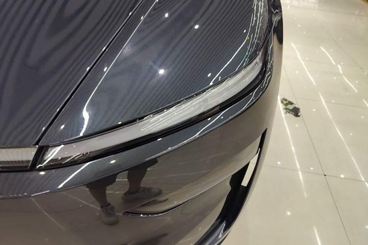 Used Tesla Model Y 2025 Long-Range All-Wheel-Drive Version Left Front Headlight