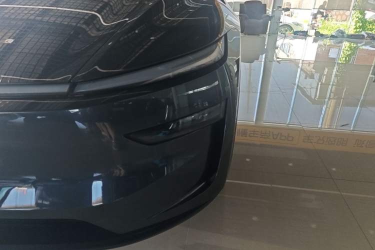 Used Tesla Model Y 2025 Long-Range All-Wheel Drive First Edition Left Front Headlight