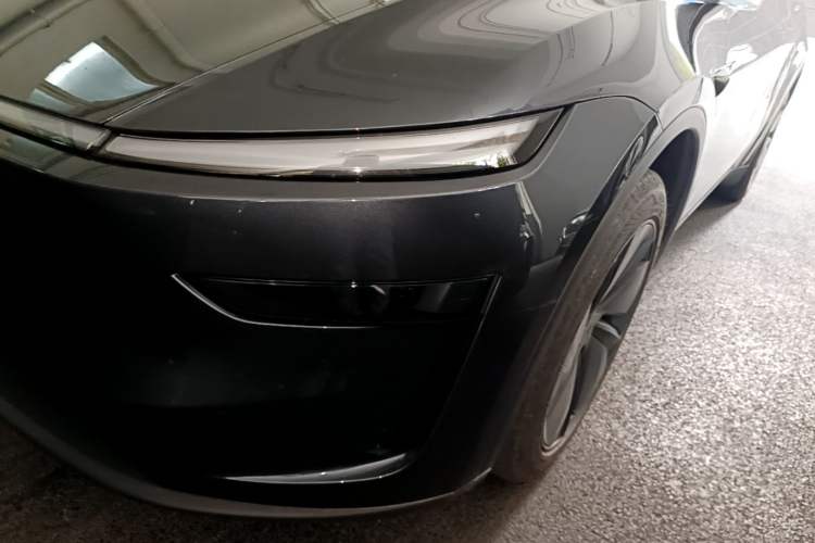 Used Tesla Model Y 2025 Rear-Wheel Drive First Edition Left Front Headlight