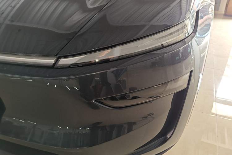 Used Tesla Model Y 2025 Long-Range All-Wheel-Drive Version Left Front Headlight