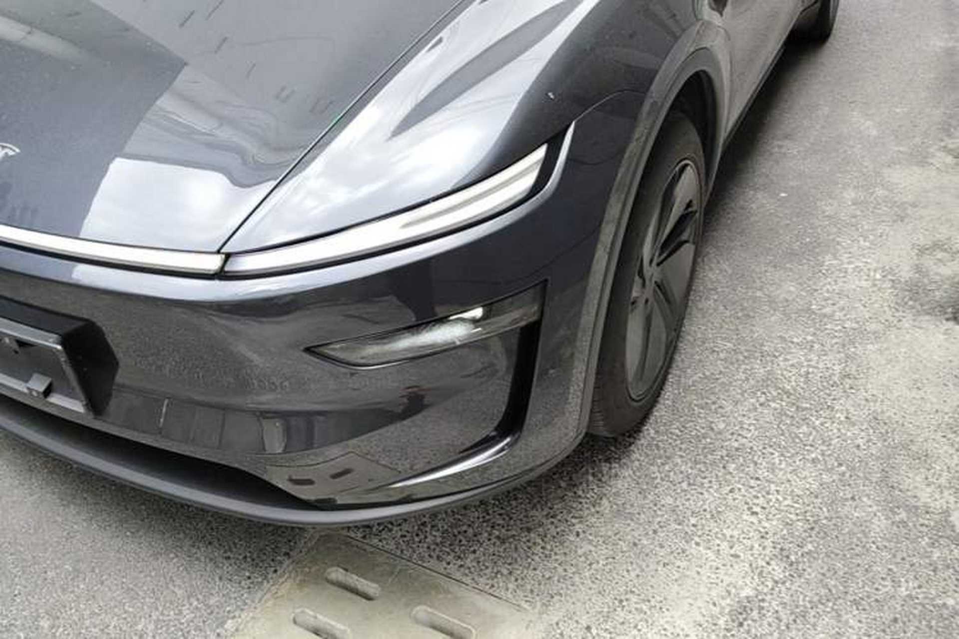 Used Tesla Model Y 2025 Rear-Wheel Drive First Edition Left Front Headlight