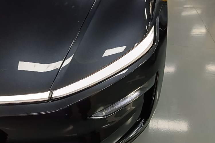 Used Tesla Model Y 2025 Long-Range All-Wheel-Drive Version Left Front Headlight