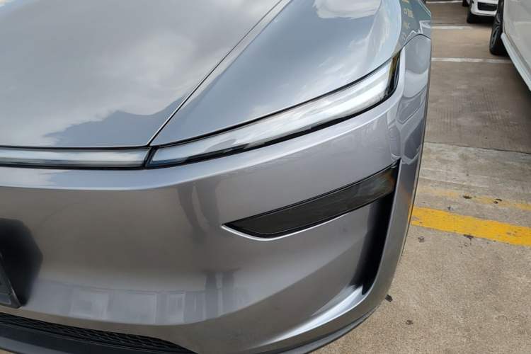 Used Tesla Model Y 2025 Rear-Wheel-Drive Version Left Front Headlight