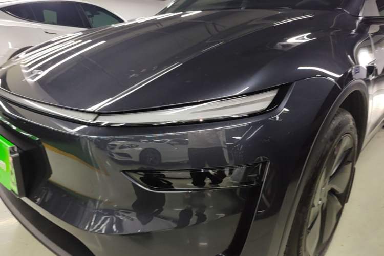 Used Tesla Model Y 2025 Long-Range All-Wheel Drive First Edition Left Front Headlight
