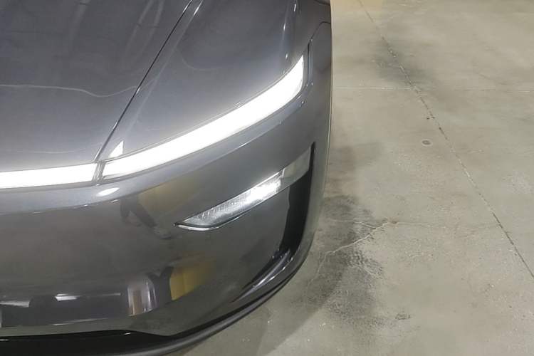 Used Tesla Model Y 2025 Long-Range All-Wheel Drive First Edition Left Front Headlight