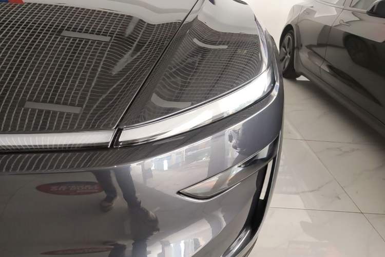 Used Tesla Model Y 2025 Long-Range All-Wheel-Drive Version Left Front Headlight