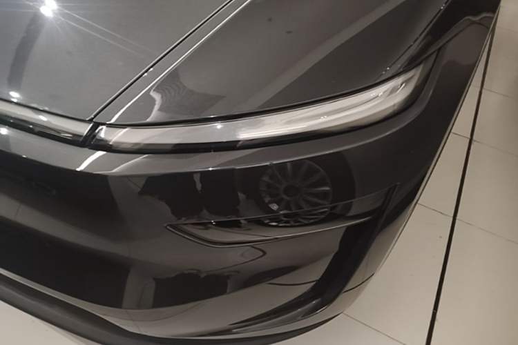 Used Tesla Model Y 2025 Long-Range All-Wheel Drive First Edition Left Front Headlight