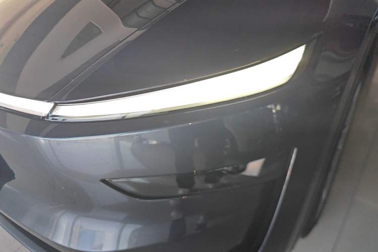 Used Tesla Model Y 2025 Long-Range All-Wheel Drive First Edition Left Front Headlight