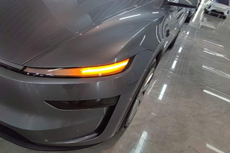 Used Tesla Model Y 2025 Long-Range All-Wheel-Drive Version Left Front Headlight
