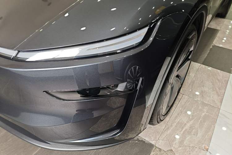 Used Tesla Model Y 2025 Long-Range All-Wheel-Drive Version Left Front Headlight