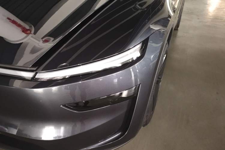 Used Tesla Model Y 2025 Long-Range All-Wheel-Drive Version Left Front Headlight