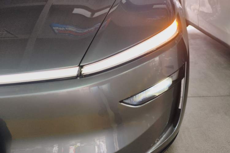 Used Tesla Model Y 2025 Rear-Wheel-Drive Version
