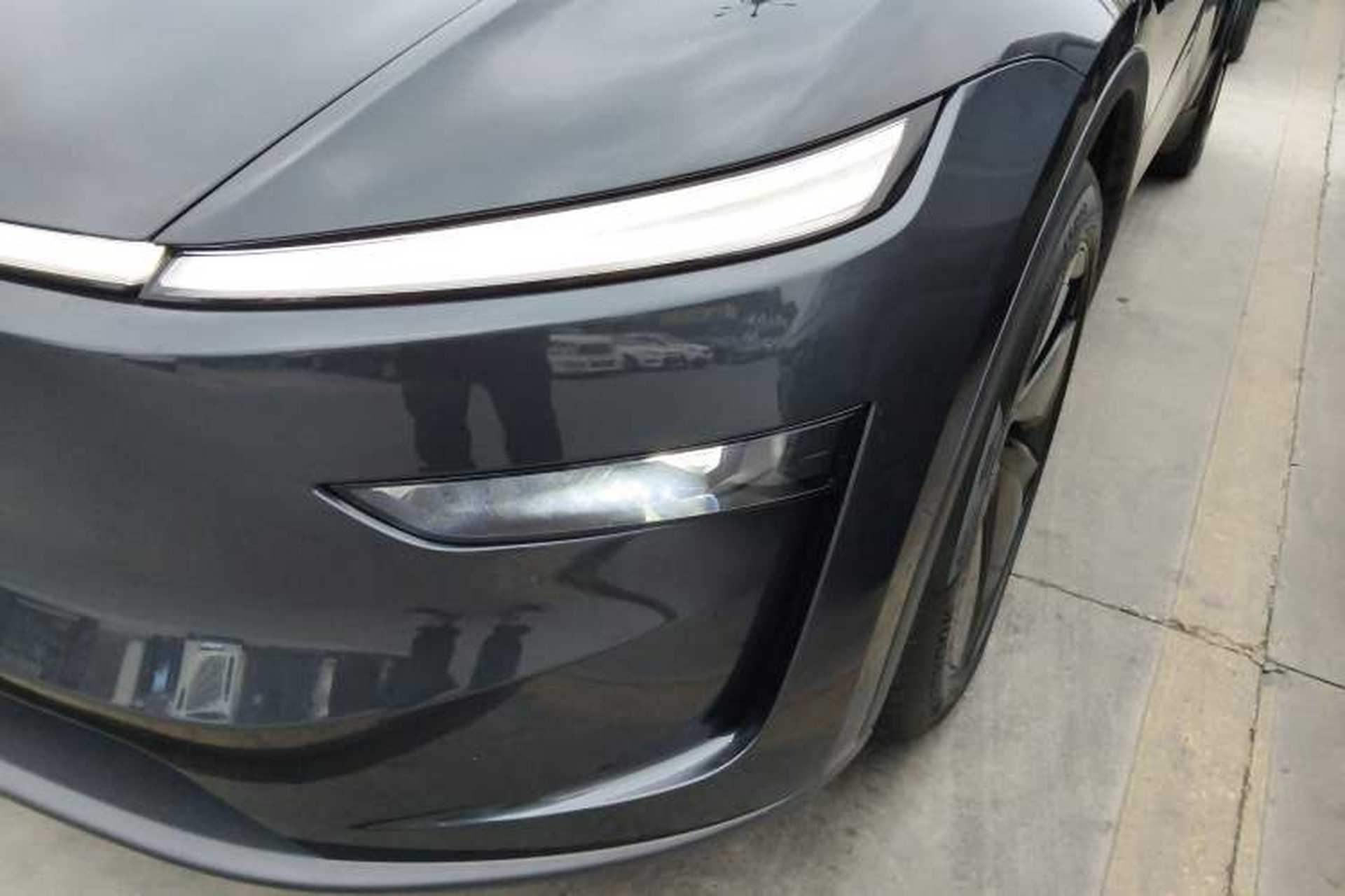 Used Tesla Model Y 2025 Long-Range All-Wheel-Drive Version Left Front Headlight