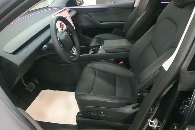 Used Tesla Model Y 2025 Rear-Wheel Drive First Edition Left Front Seat