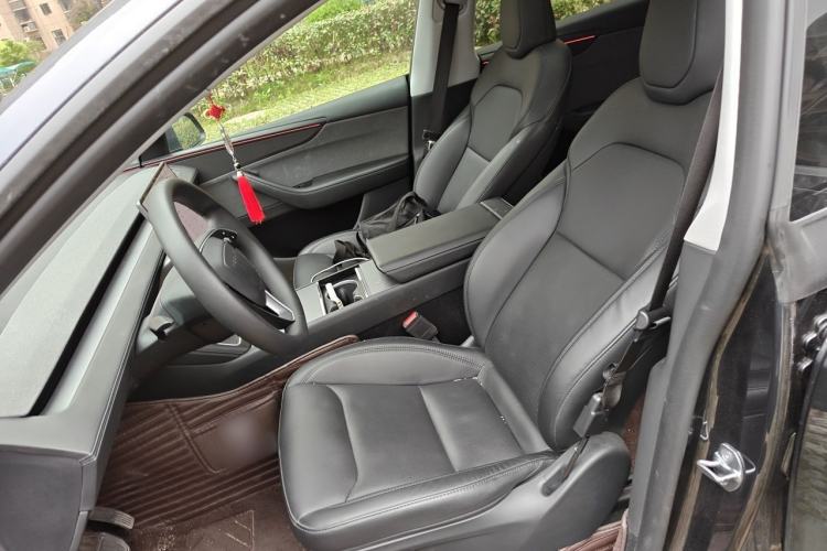Used Tesla Model Y 2025 Rear-Wheel-Drive Version Left Front Seat