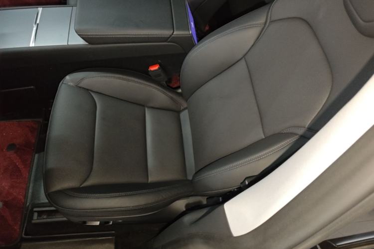 Used Tesla Model Y 2025 Rear-Wheel-Drive Version Left Front Seat