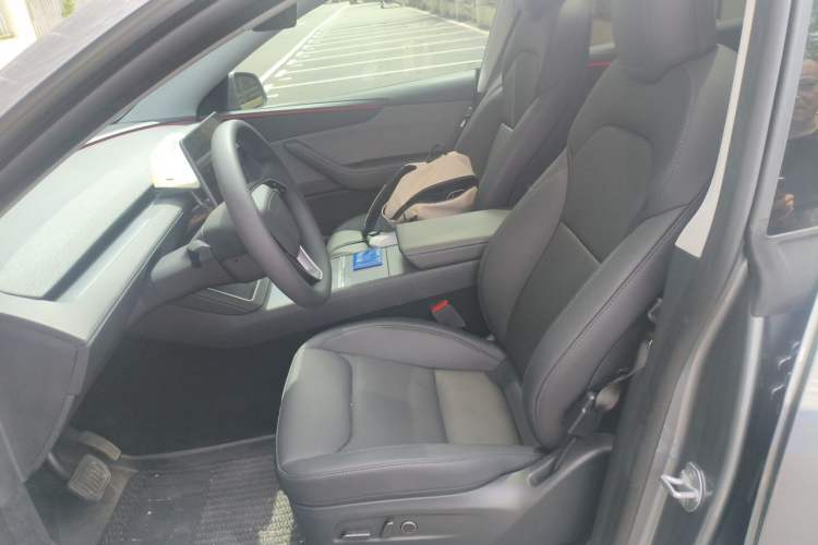 Used Tesla Model Y 2025 Rear-Wheel-Drive Version Left Front Seat
