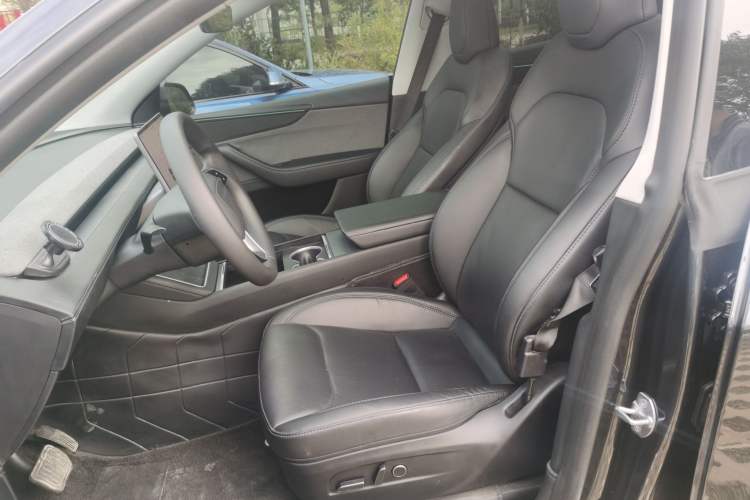 Used Tesla Model Y 2025 Rear-Wheel-Drive Version Left Front Seat