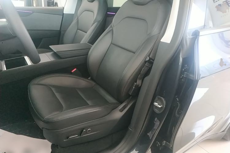 Used Tesla Model Y 2025 Rear-Wheel-Drive Version Left Front Seat