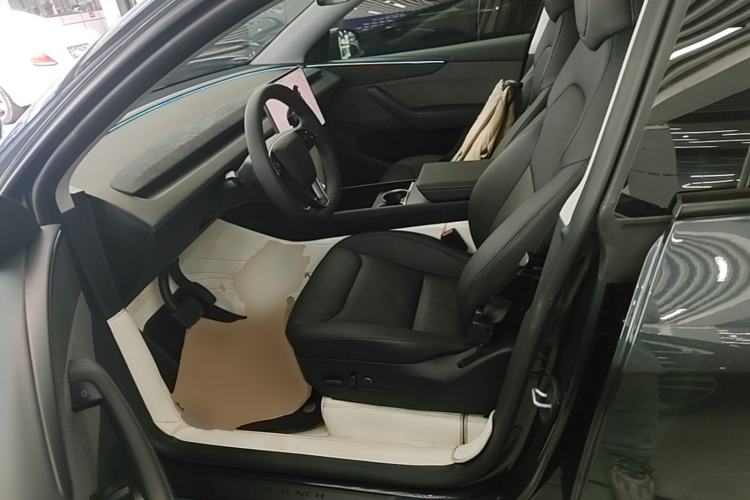 Used Tesla Model Y 2025 Rear-Wheel Drive First Edition Left Front Seat