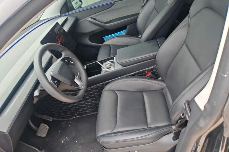 Used Tesla Model Y 2025 Rear-Wheel-Drive Version Left Front Seat