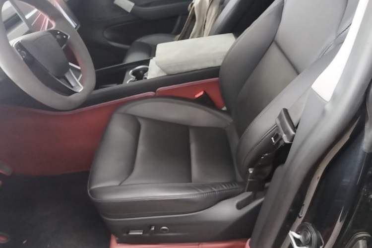 Used Tesla Model Y 2025 Long-Range All-Wheel Drive First Edition Left Front Seat