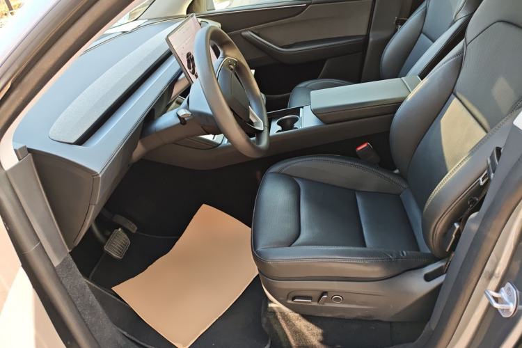 Used Tesla Model Y 2025 Rear-Wheel-Drive Version Left Front Seat