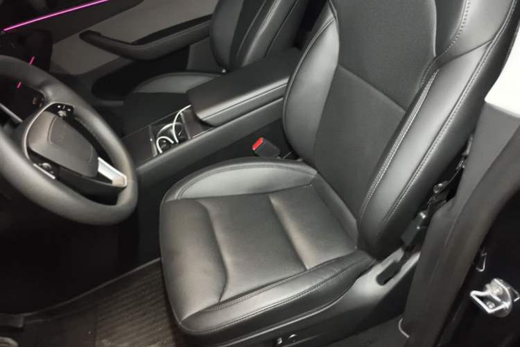 Used Tesla Model Y 2025 Rear-Wheel Drive First Edition Left Front Seat